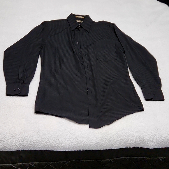 Van Heusen Other - *VAN HEUSEN* Men's Button Down Dress Shirt